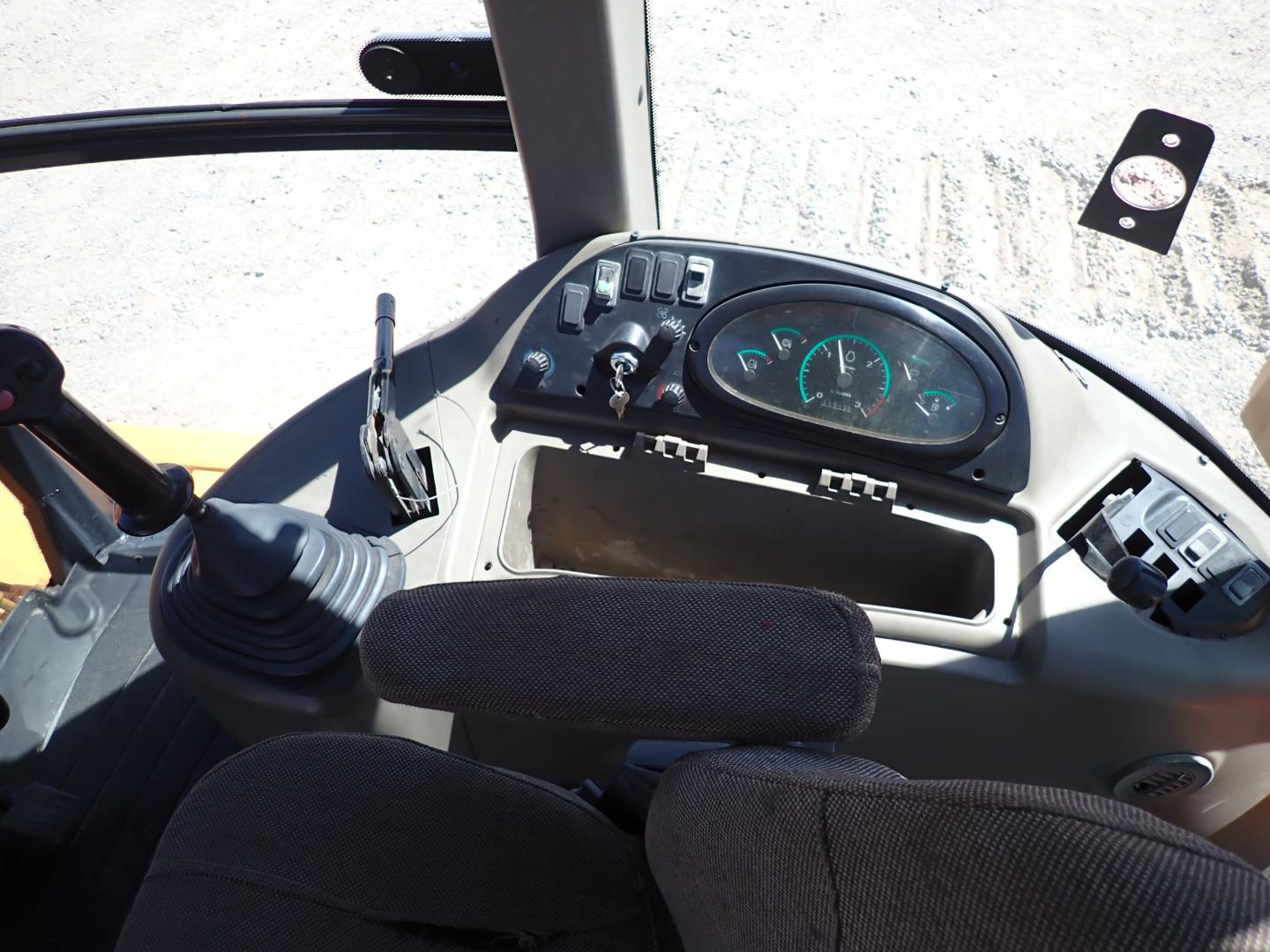 ./imagenes/INVOICE/2019/10220/RETROEXCAVADORA CASE_580M (37).JPG